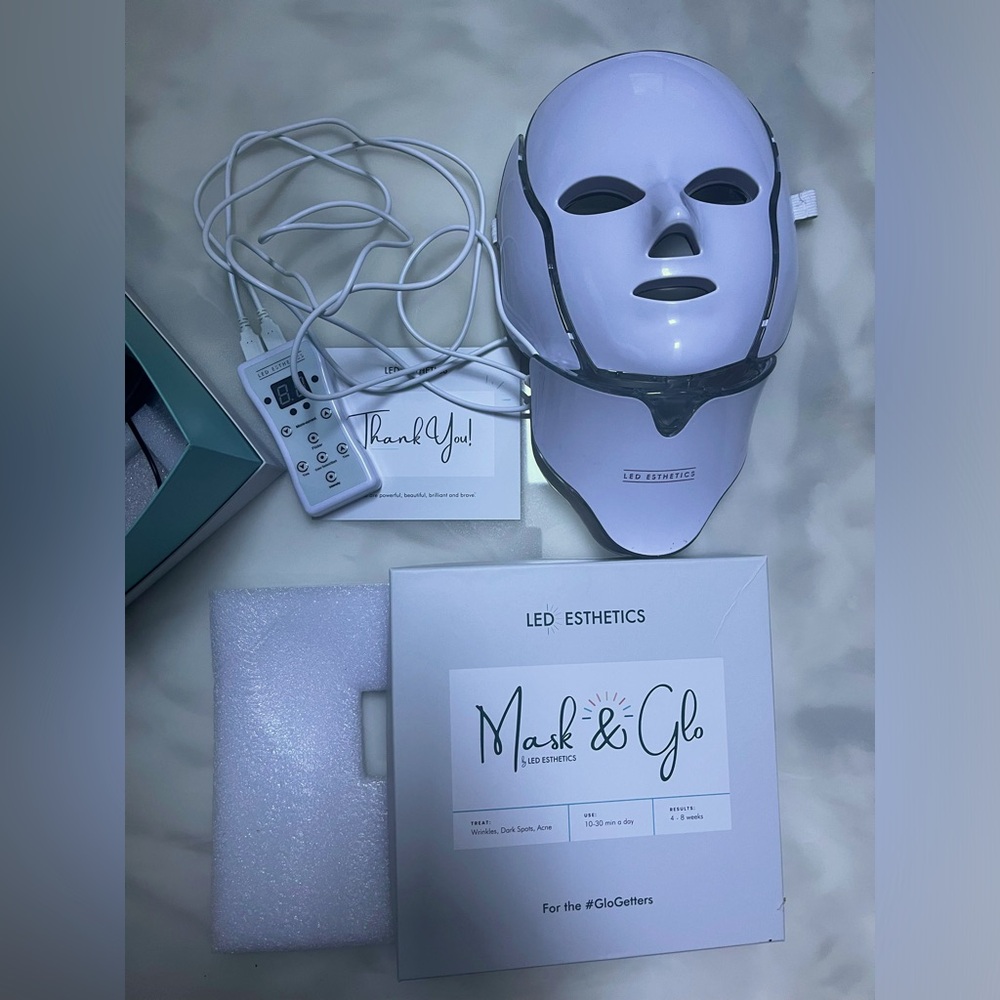 LED ESTHETICS MASK: NEW Skincare Light Mask
